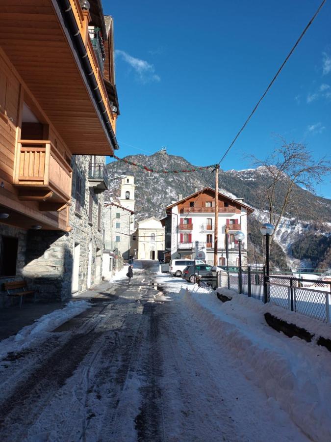 Grazioso Trilocale Con Ampia Terrazza Apartment Chiesa in Valmalenco Exterior foto