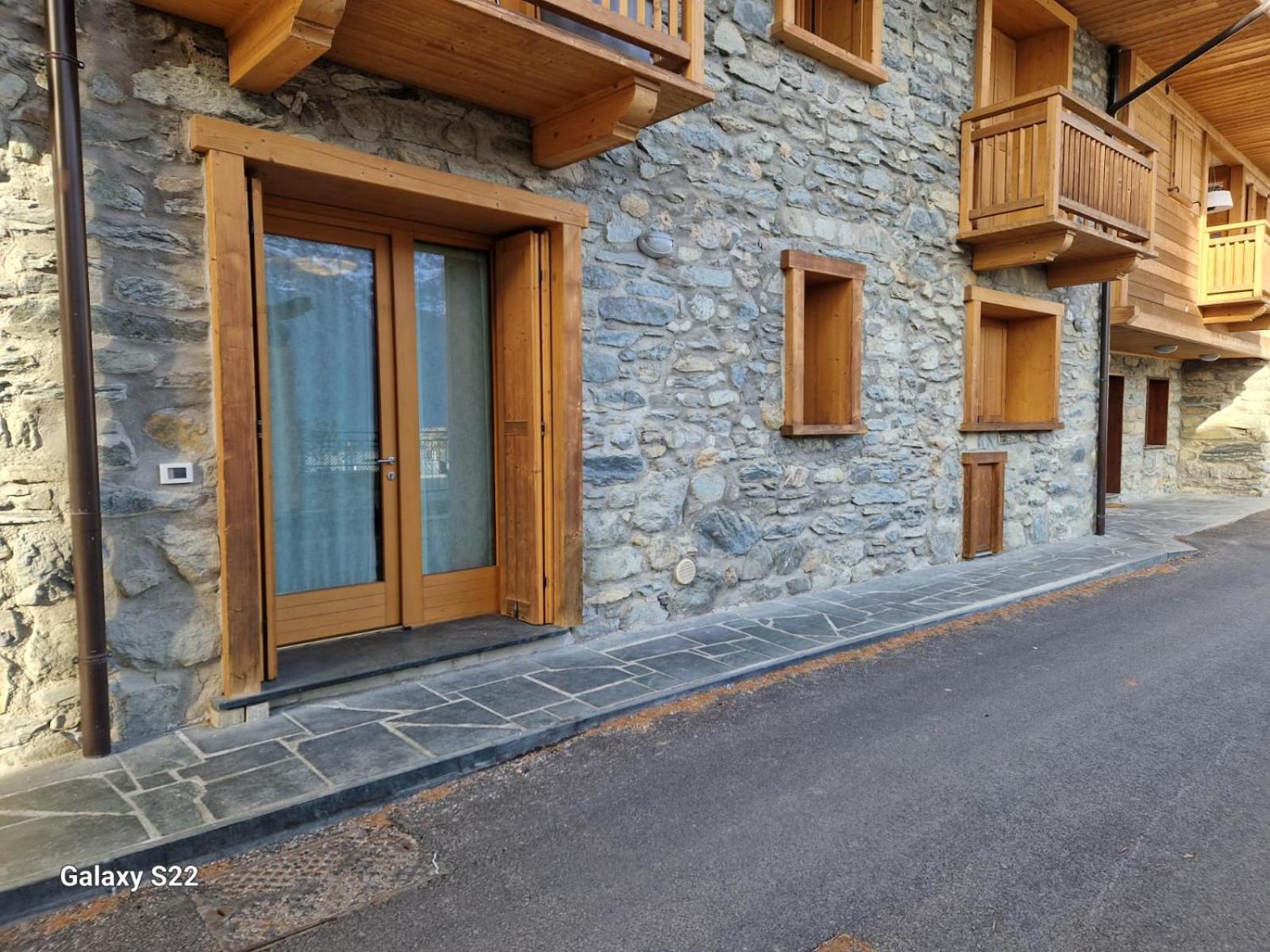 Grazioso Trilocale Con Ampia Terrazza Apartment Chiesa in Valmalenco Exterior foto